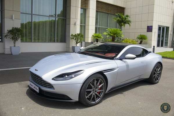 Aston Martin DB11 GT angle 2